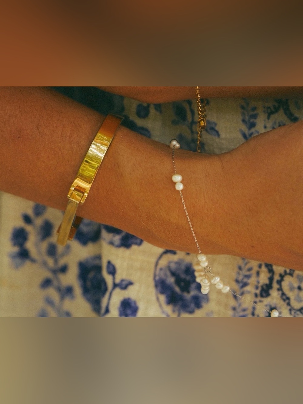 Gold Bar Bracelet - Picture 5 of 8